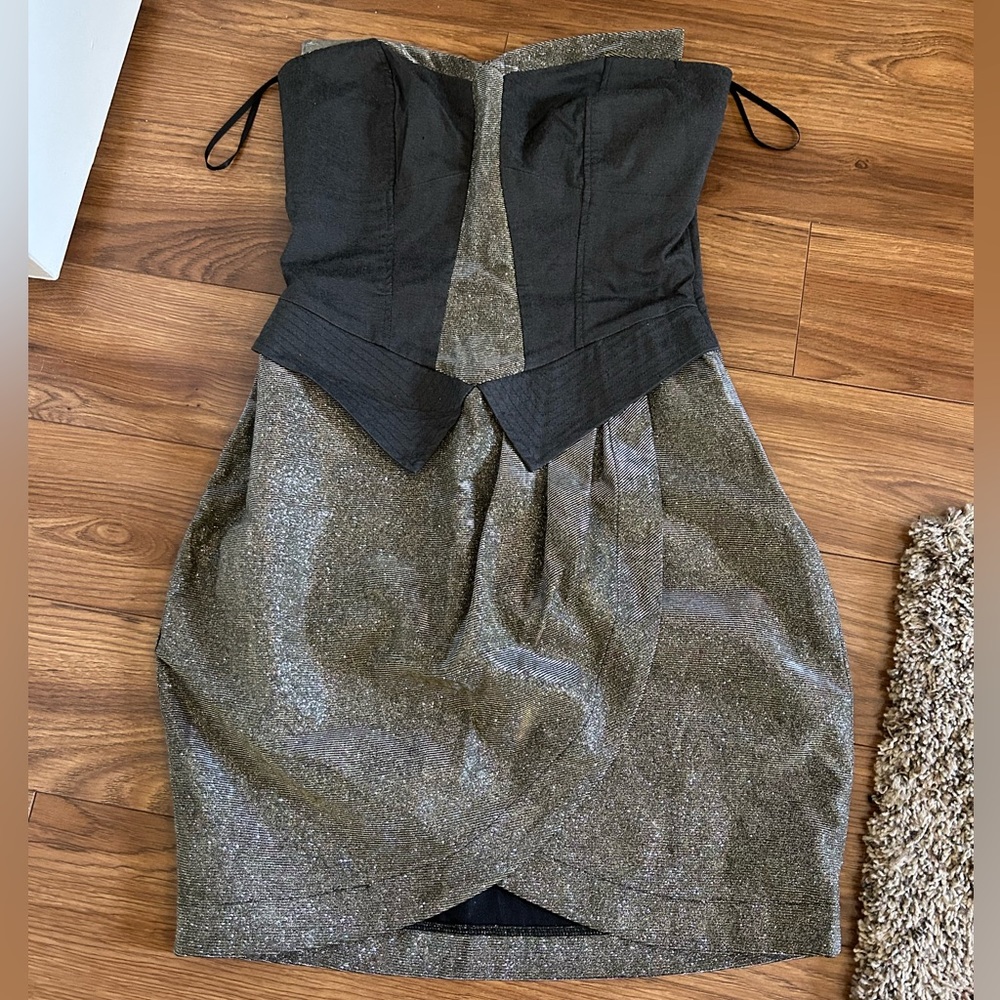 Beautiful sparkly strapless dress